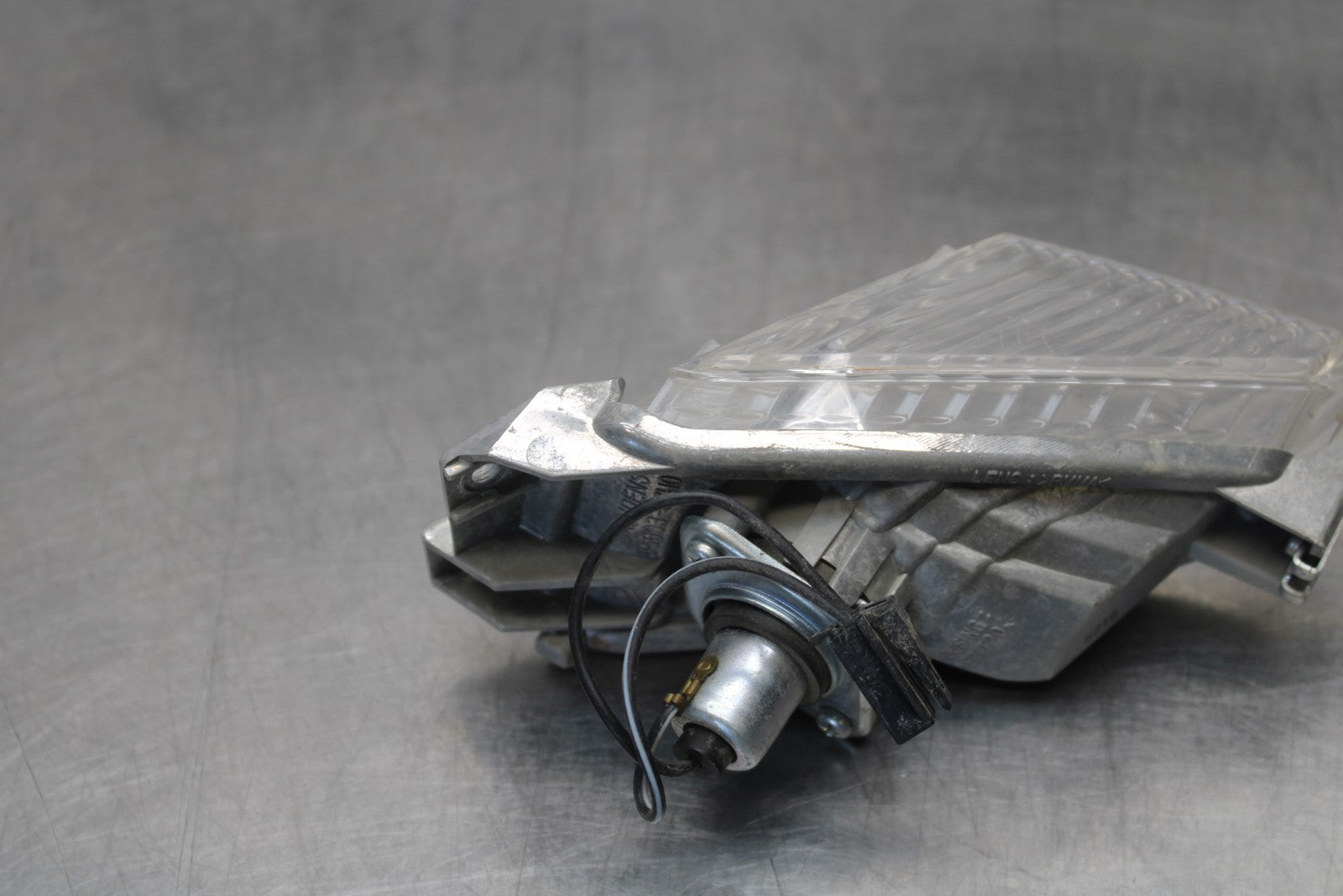 11-22 SUZUKI GSXR 600  RIGHT REAR BACK TURN SIGNAL LIGHT INDICATOR BB193