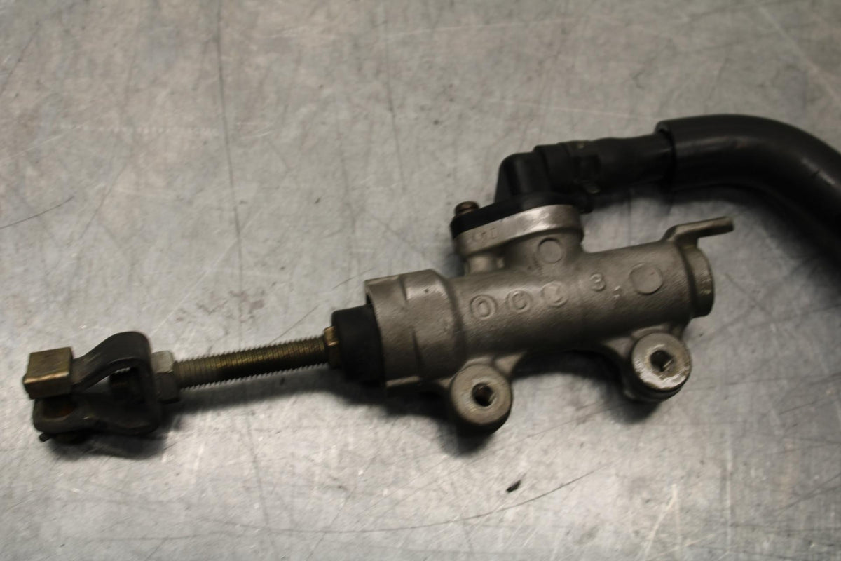 2000 Honda CBR600F4 REAR BACK BRAKE MASTER CYLINDER W RESERVOIR BB552