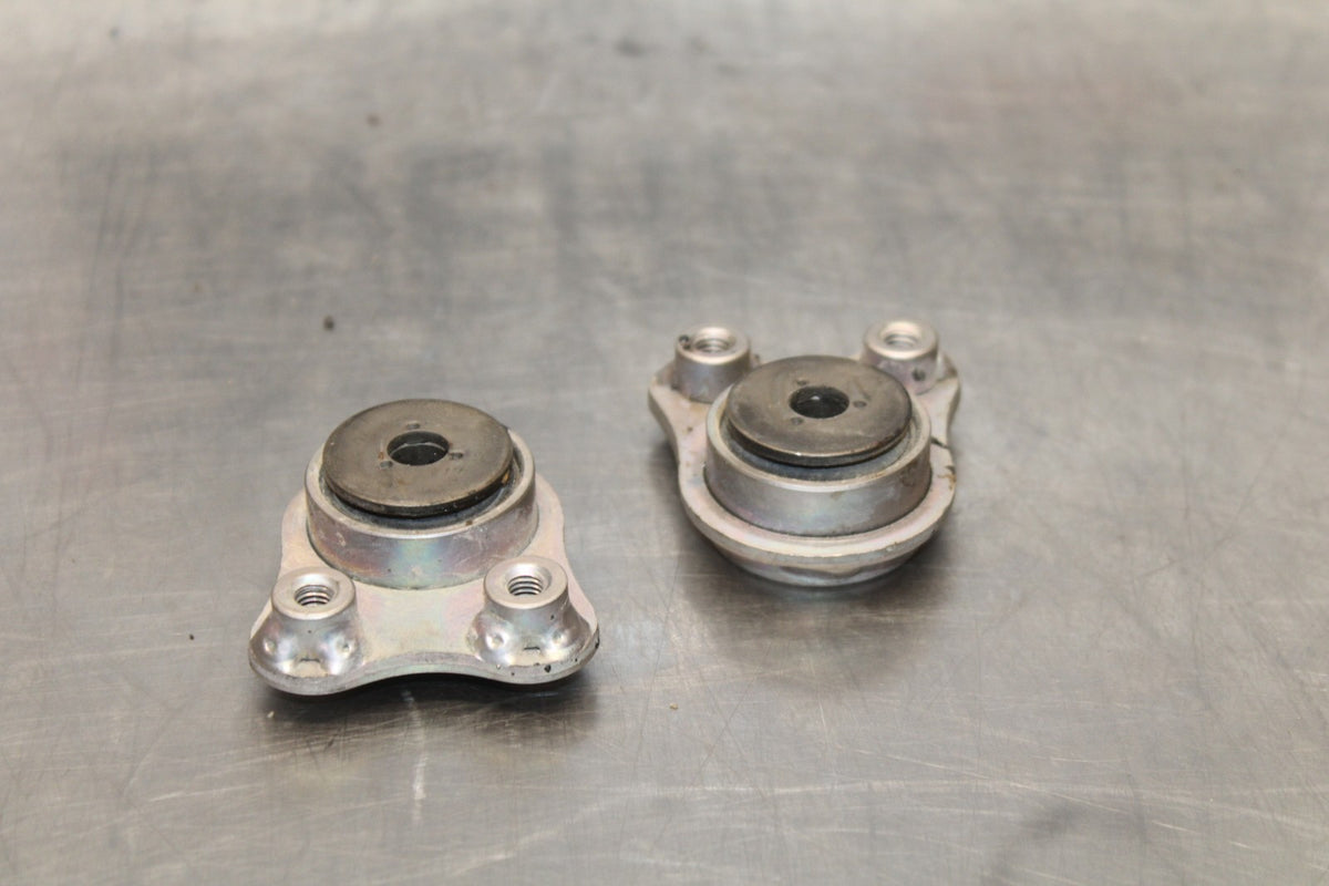 22-25 YAMAHA YZF R7 EXHAUST MUFFLER HEADER MOUNT BRACKET HANGER BB940