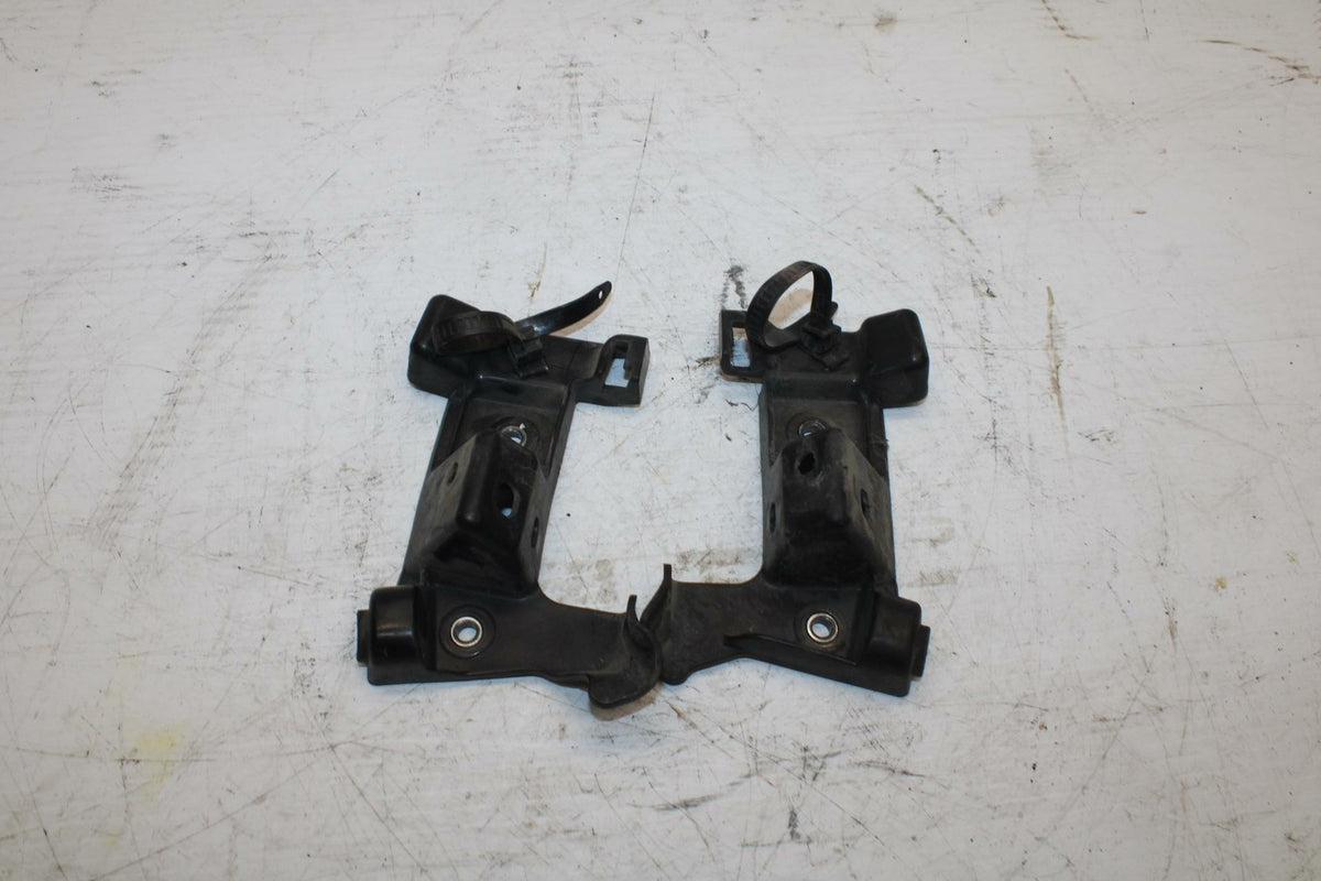 07 YAMAHA YZF R6 2c0 LEFT MID UPPER SIDE FAIRING BRACKET BB284