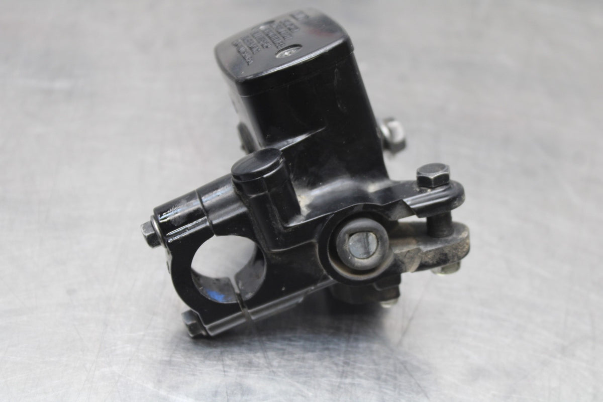 17-18 YAMAHA YZF R3 FRONT BRAKE MASTER CYLINDER BB813
