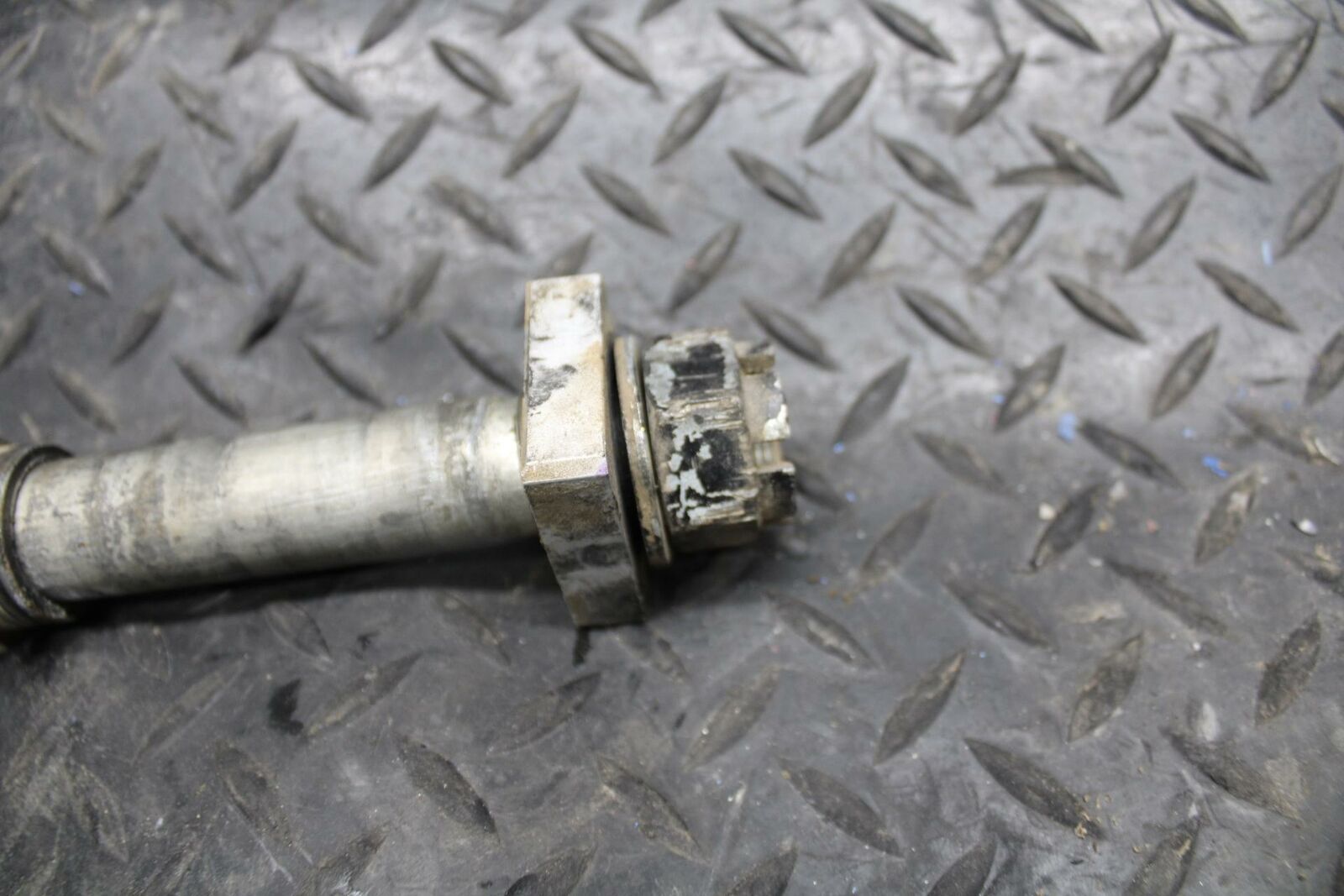 13-18 KAWASAKI NINJA ZX6R REAR AXLE BACK WHEEL RIM PIVOT BOLT AXEL BB203