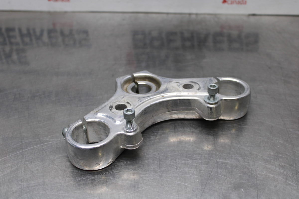 07 HARLEY-DAVIDSON SPORTSTER 1200 CUSTOM XL1200C UPPER TRIPLE TREE CLAMP BB833