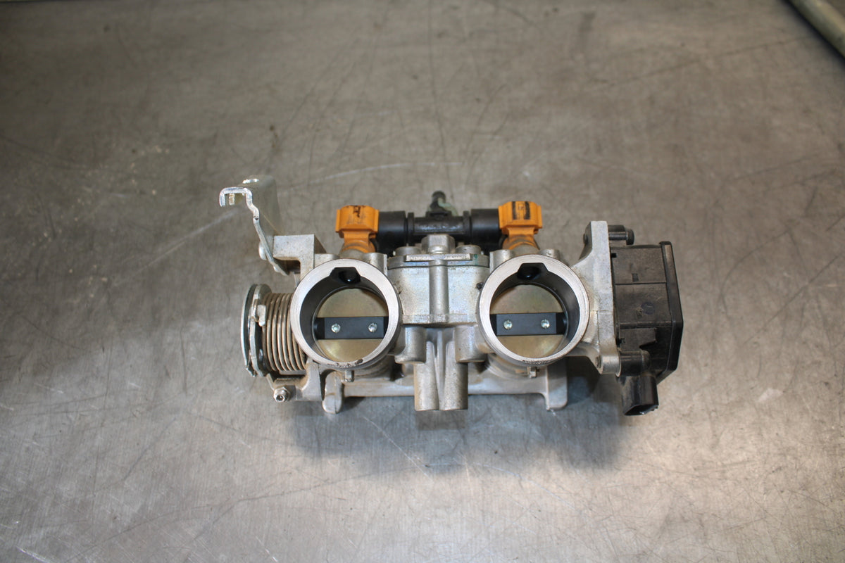 13-15 HONDA CBR500R MAIN FUEL INJECTORS / THROTTLE BODIES 16400-MGZ-A02 BB704