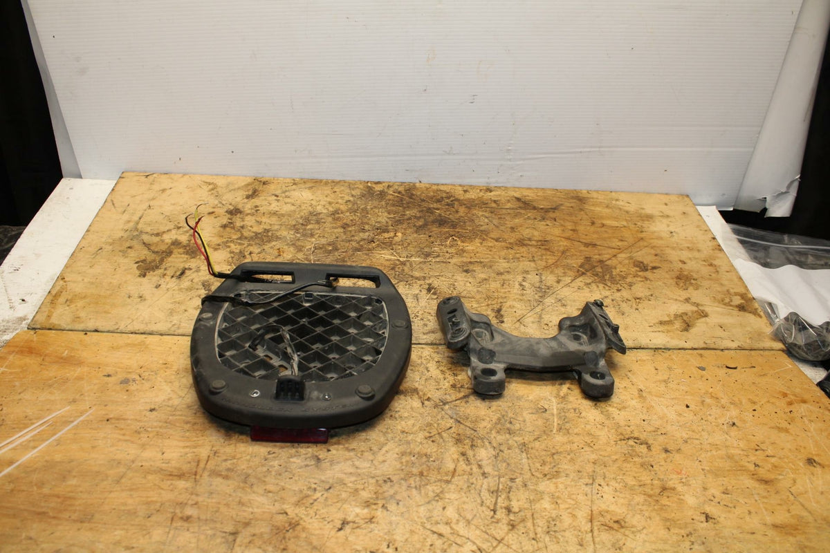 07-11 SUZUKI VSTROM 650 CENTER REAR BACK TAIL RACK COVER  BB340