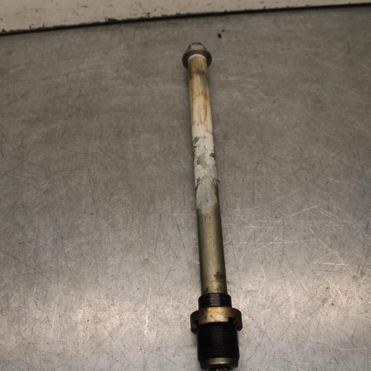 21 KAWASAKI NINJA ZX6R REAR BACK SWINGARM BOLT SUSPENSION PIVOT AXLE BB647