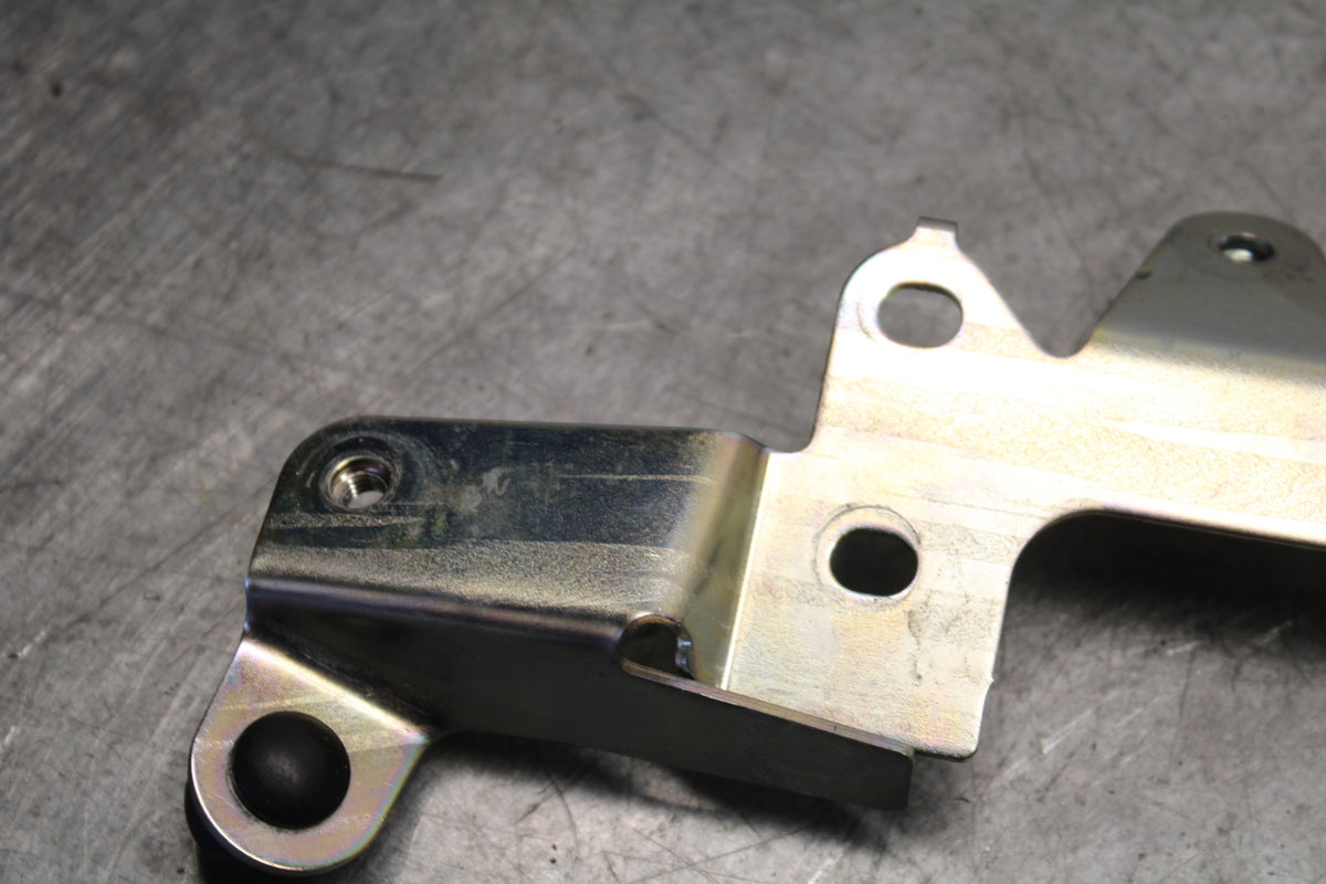 21-24 YAMAHA MT-07 FRONT SEAT MOUNTING BRACKET MOUNT BB662
