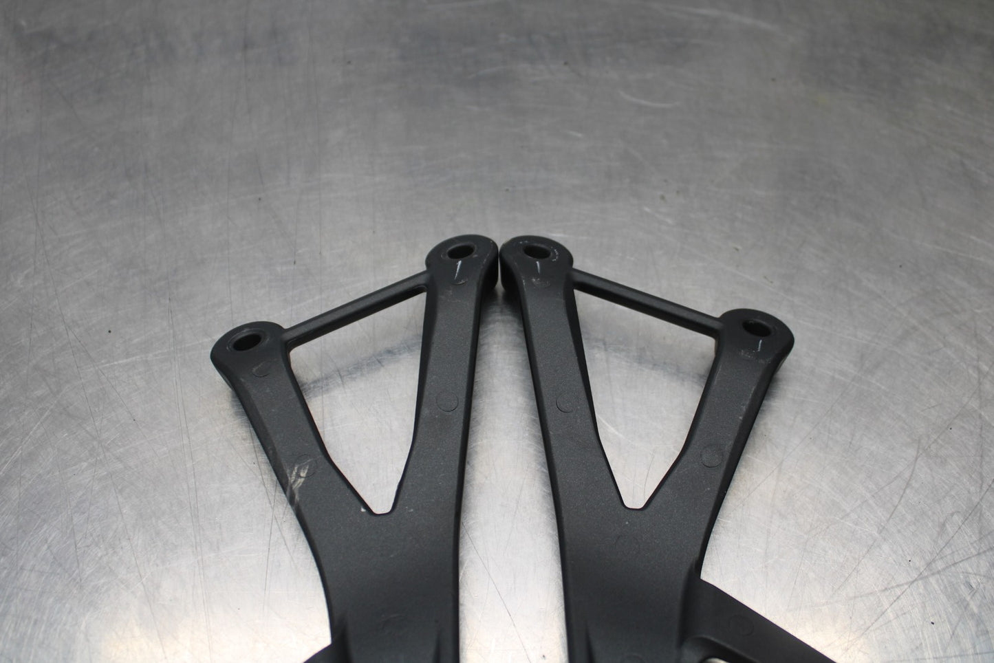 24-25 KAWASAKI NINJA ZX4R REAR BACK PASSENGER PEG SET PAIR BB610