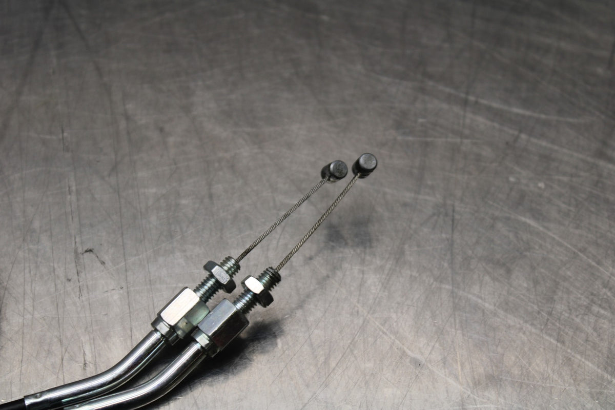 20-25 SUZUKI GSXR750 THROTTLE CABLES LINES BB810