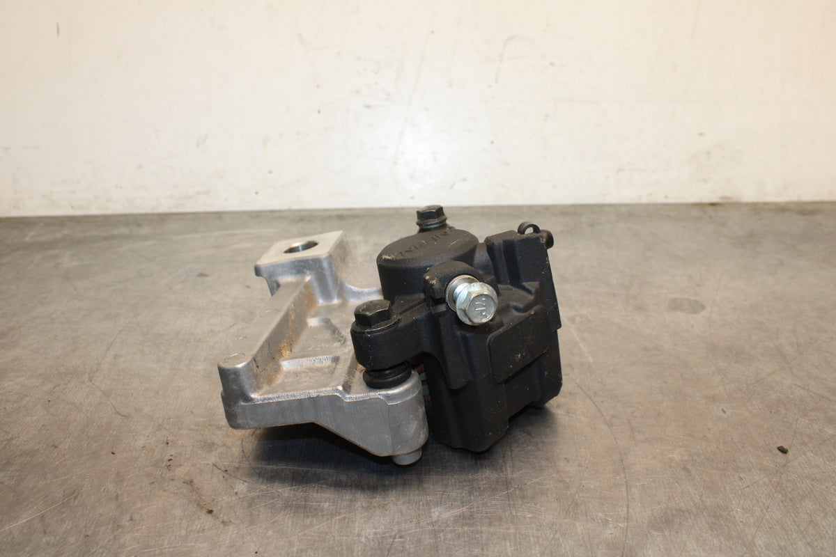 13-16 SUZUKI BANDIT 1250S ABS REAR BACK BRAKE CALIPER W MOUNT BRACKET BB134