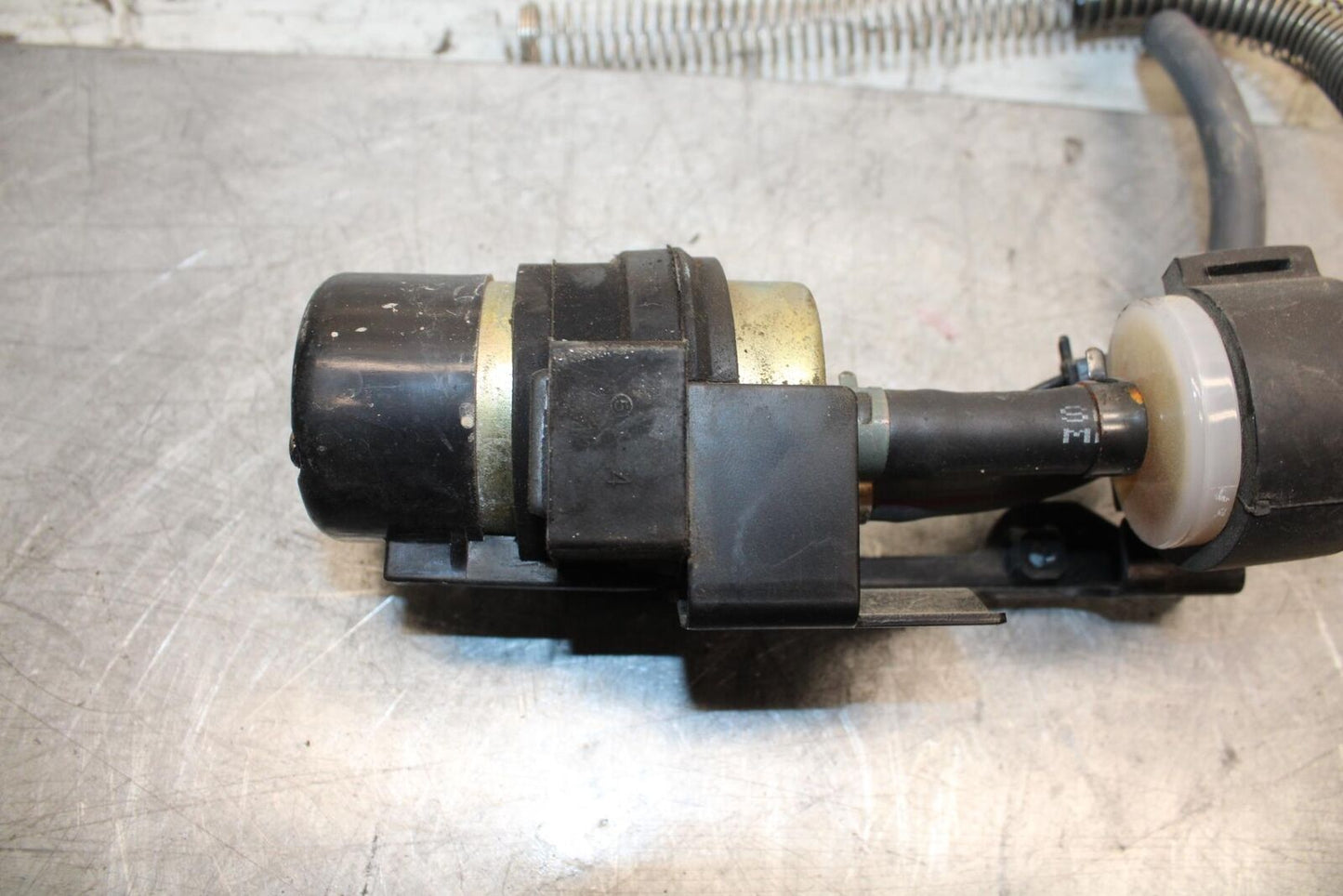 2001 Kawasaki Ninja ZX6 ZX600E FUEL PUMP GAS PETROL SENDER UNIT BB547