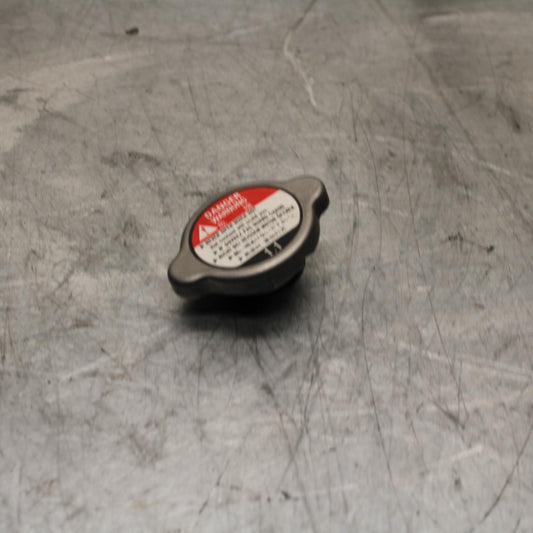 09-14 YAMAHA YZF R1 RADIATOR CAP BB448