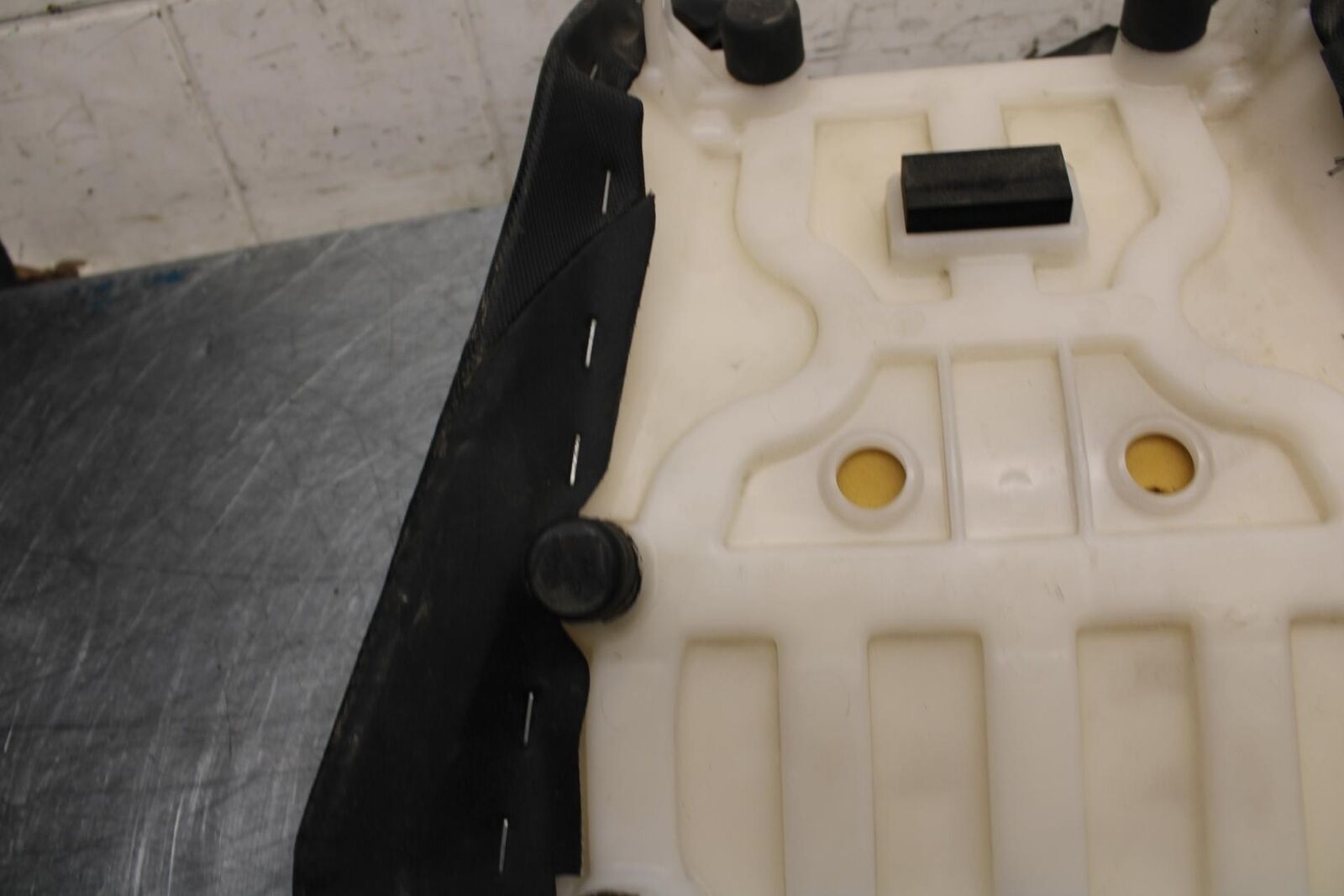 11-22 SUZUKI GSXR 600  FRONT DRIVERS SEAT PAD SADDLE  BB485