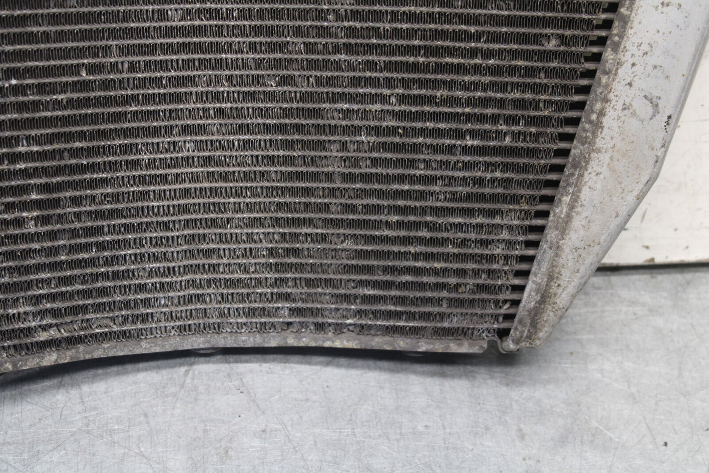 05-06 SUZUKI GSXR1000 ENGINE RADIATOR MOTOR COOLER COOLING 17710-41G00 BB677