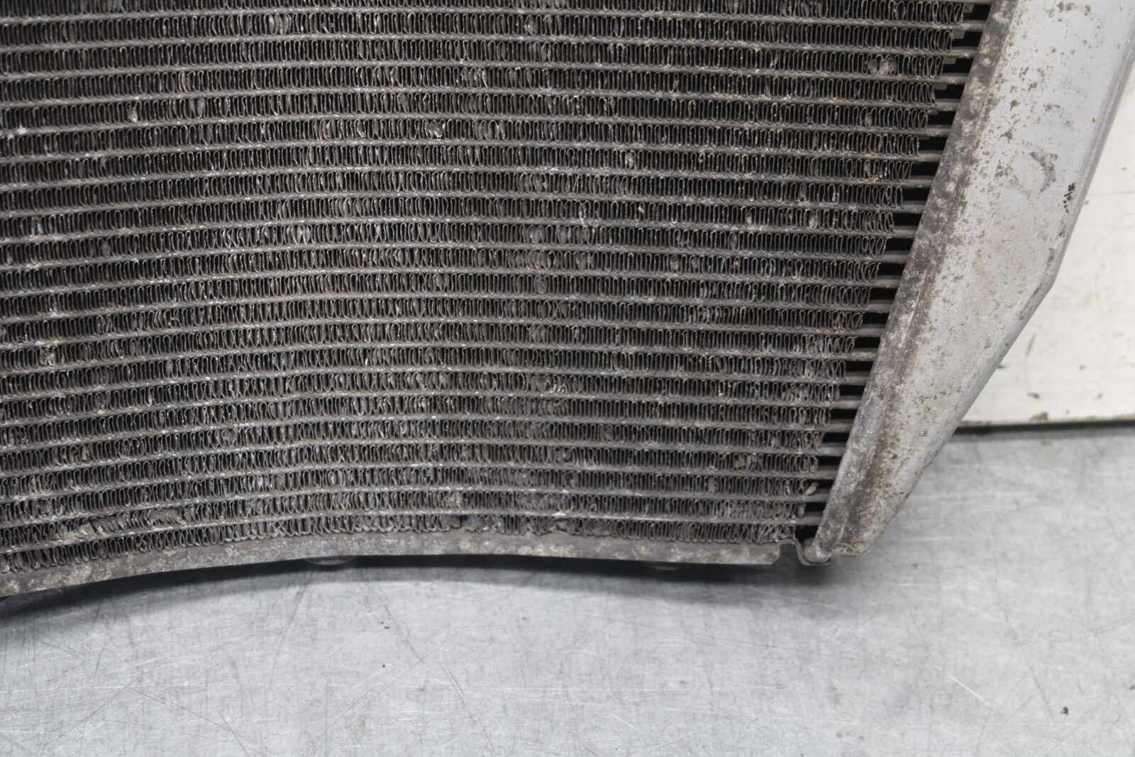 05-06 SUZUKI GSXR1000 ENGINE RADIATOR MOTOR COOLER COOLING 17710-41G00 BB677