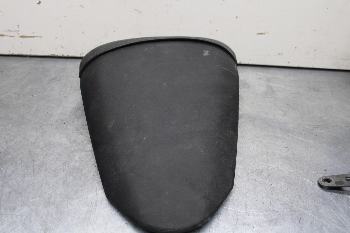 09-12 KAWASAKI NINJA ZX6R REAR BACK PASSENGER TANDEM SEAT SADDLE PILLION BB617