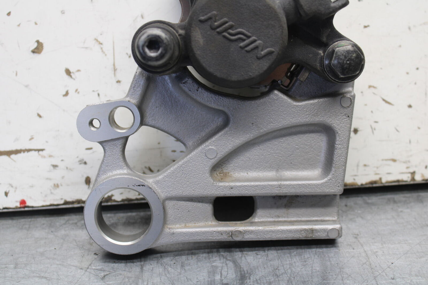 22-24 YAMAHA XSR900 REAR BACK BRAKE CALIPER W MOUNT BRACKET BB710