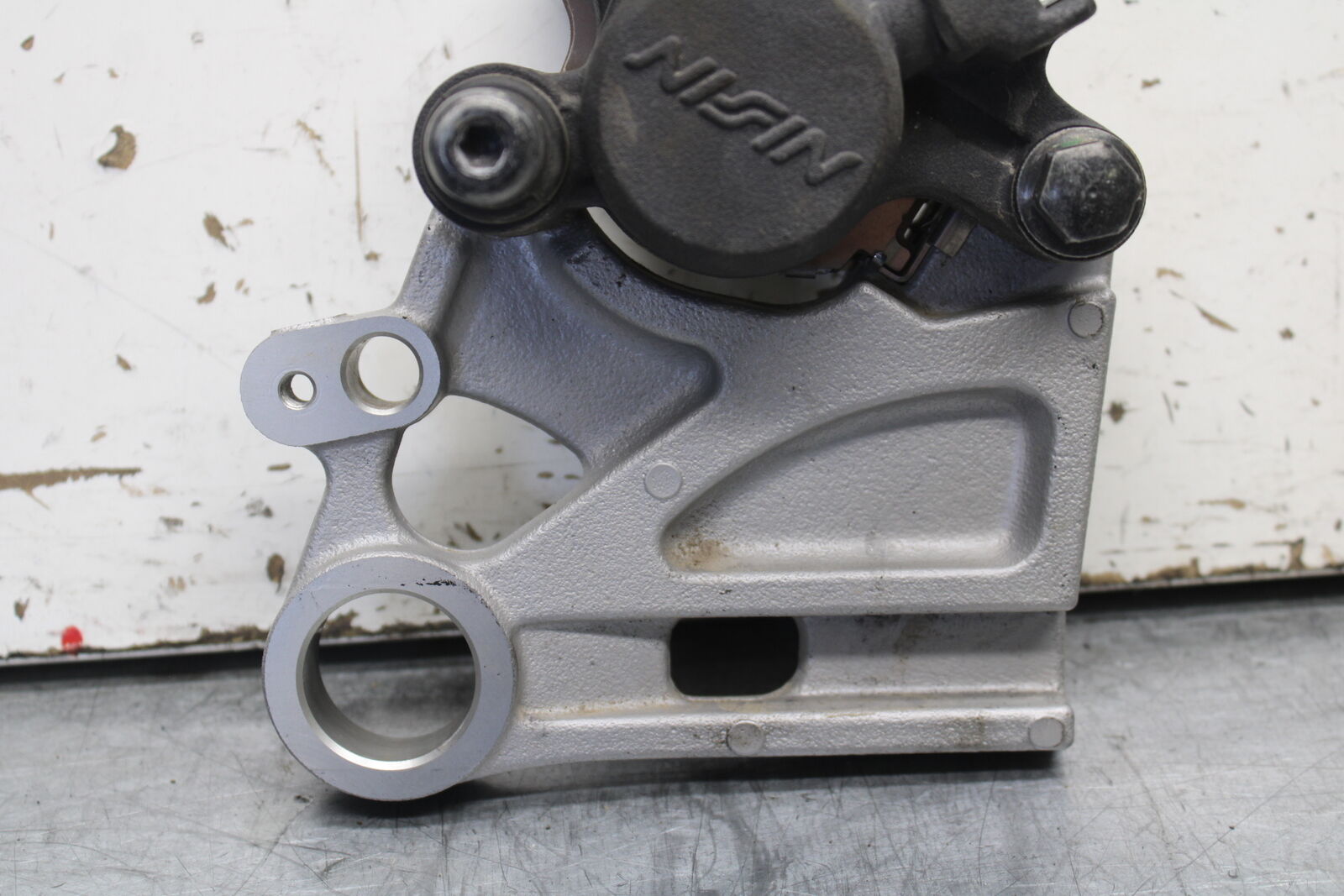 22-24 YAMAHA XSR900 REAR BACK BRAKE CALIPER W MOUNT BRACKET BB710