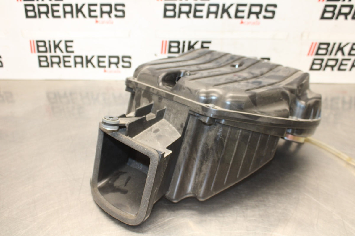 24-25 KAWASAKI NINJA ZX6R AIRBOX AIR INTAKE FILTER BOX BB939