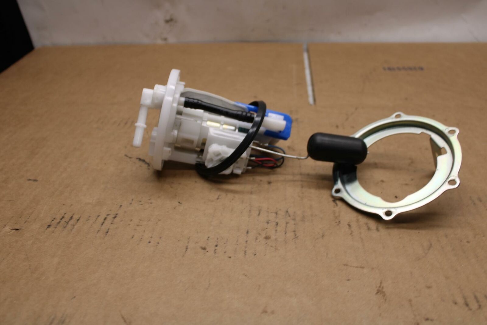 19-21 YAMAHA YZF R3 FUEL PUMP GAS PETROL SENDER UNIT BB378