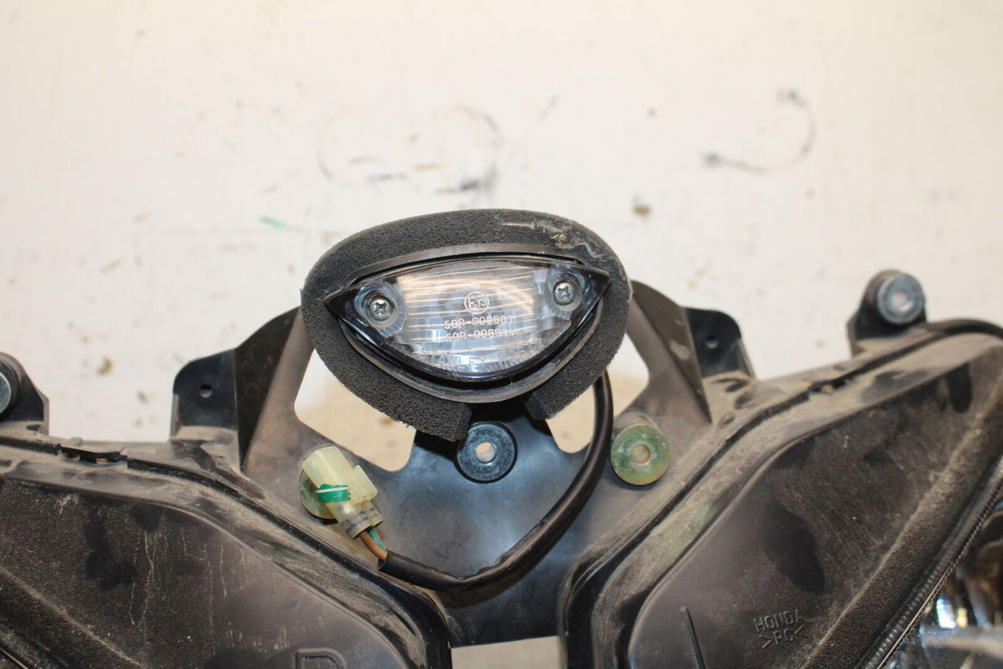 05-06 HONDA CBR600RR FRONT HEADLIGHT HEAD LIGHT LAMP BB727