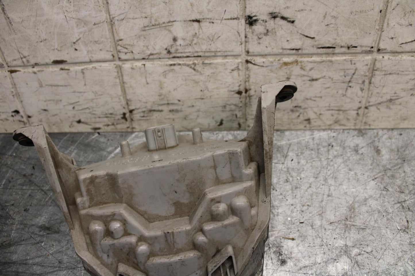 2009 Kawasaki Ninja ZX6R ZX600R   TAILLIGHT BACK BRAKE LIGHT 23025-0059 BB538