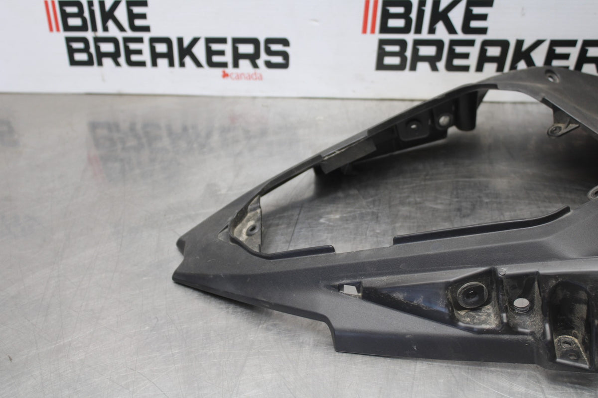 24-25 KAWASAKI NINJA 500 ABS CENTER REAR BACK TAIL FAIRING COWL BB899