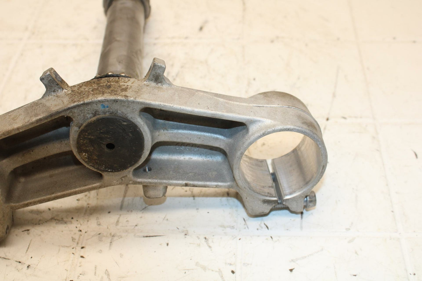 13-17 KAWASAKI NINJA ZX6R ZX636E FRONT FORKS CLAMP LOWER TRIPLE TREE STEM BB409