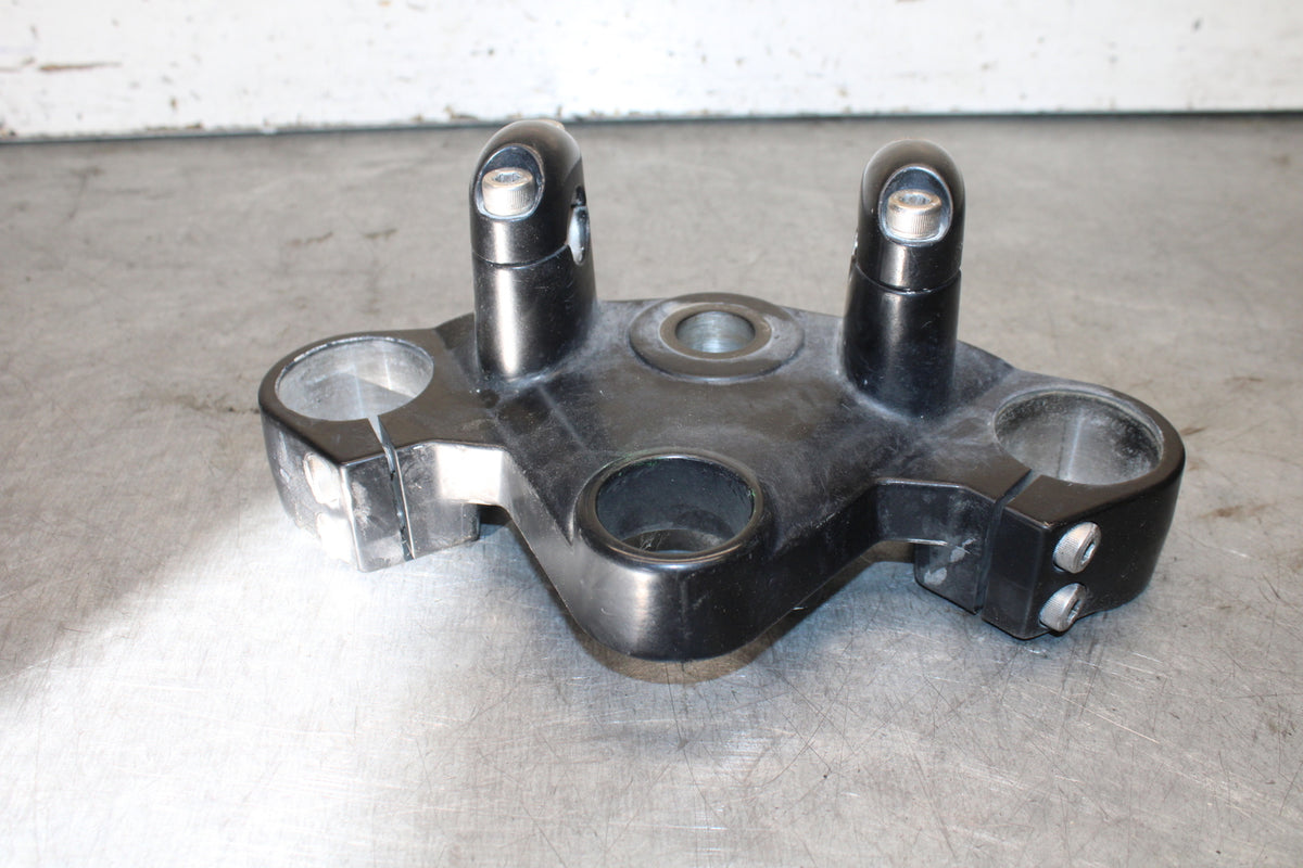 01-06 TRIUMPH TIGER 955I FORKS UPPER TRIPLE TREE CLAMP  BB693