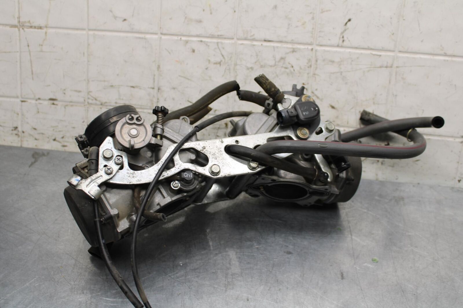2000 Honda Super Hawk 1000 VTR1000F CARBS CARBURETORS BB577