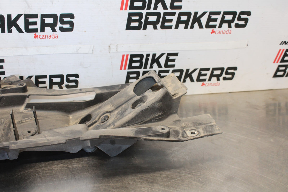 07-08 KAWASAKI NINJA ZX6R REAR BACK TAIL UNDERTAIL BATTERY TRAY PLASTIC BB937