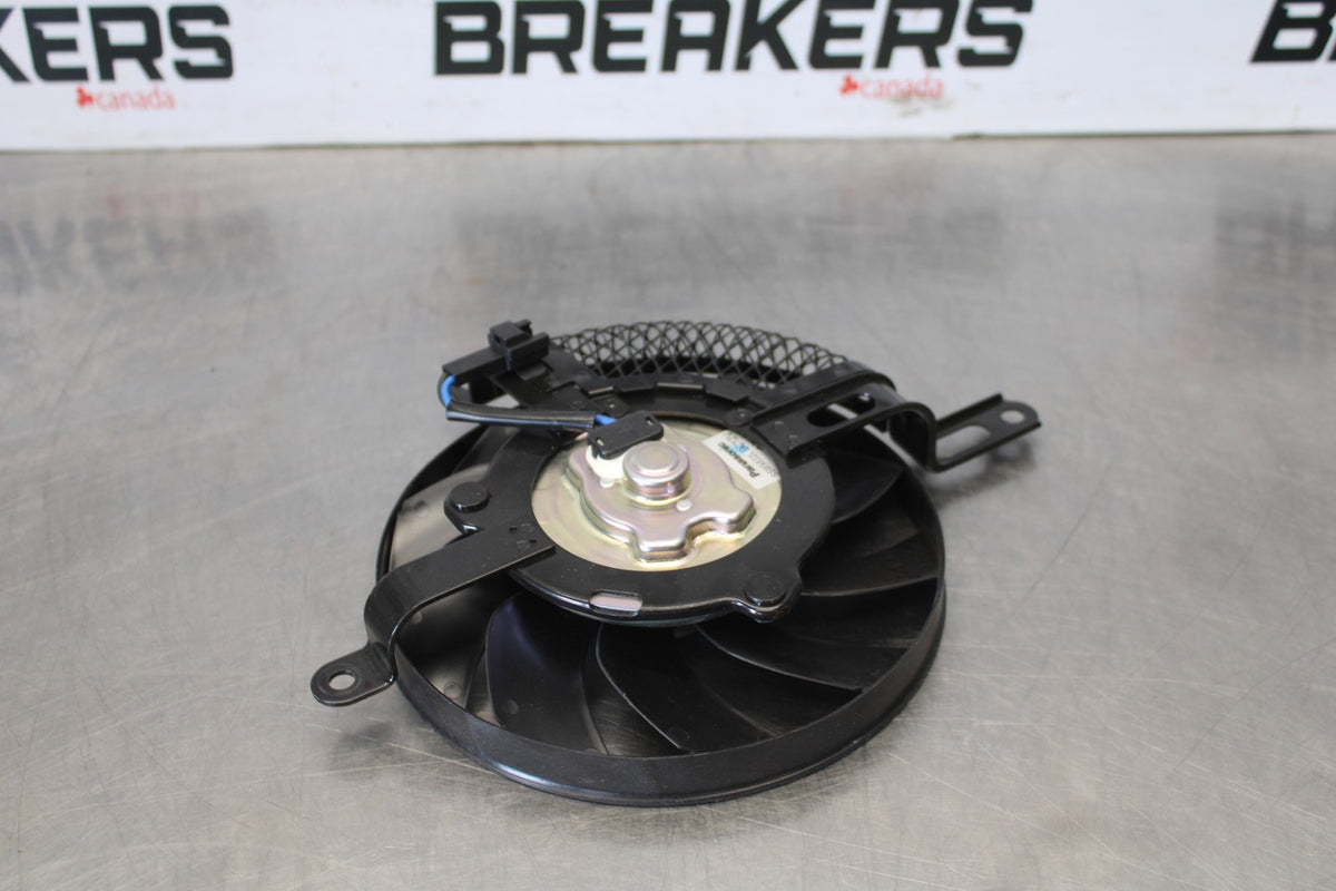 11-26 SUZUKI GSXR750 NEW TAKE OFF ENGINE RADIATOR COOLING FAN BB882