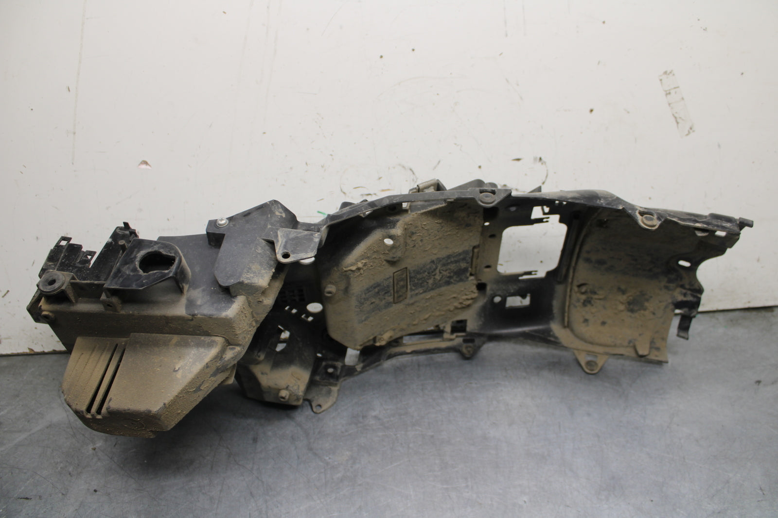 16-17 KAWASAKI VULCAN S 650 EN650 ABS BATTERY TRAY BOX HOLDER BB731