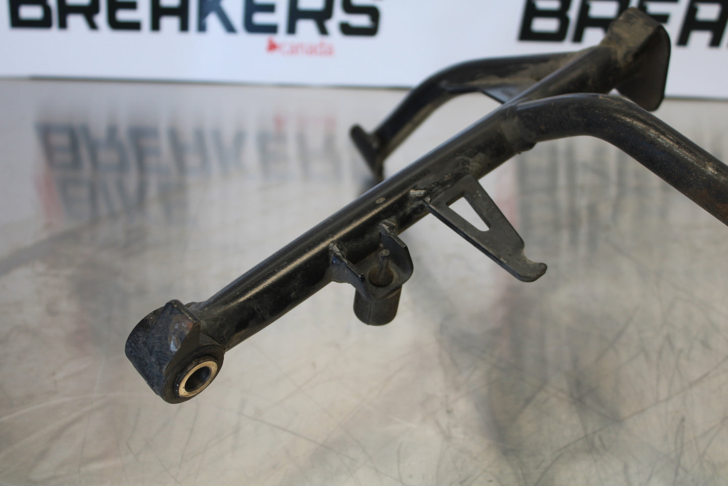 06-12 BMW F800ST CENTER MAIN STAND BB144