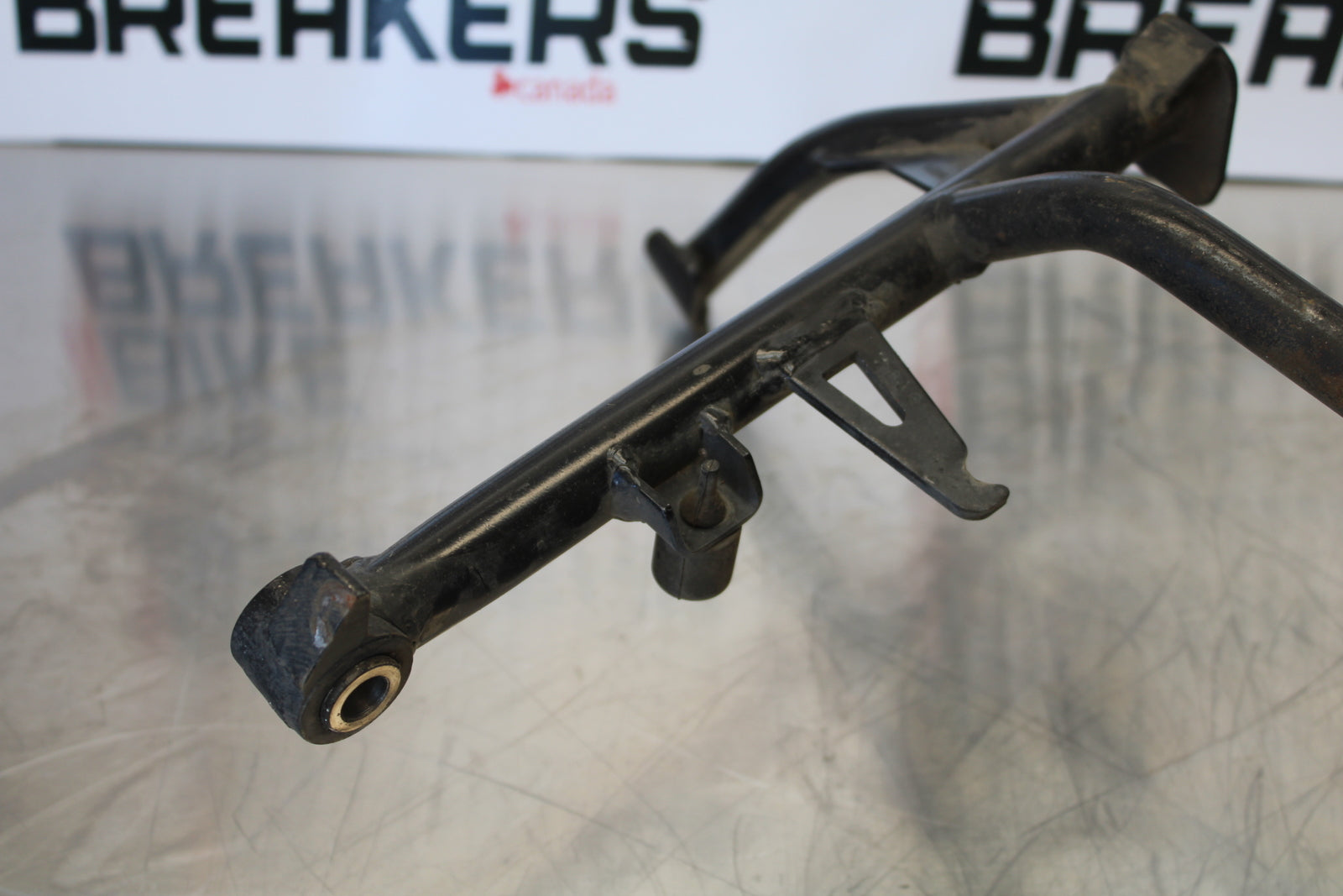 06-12 BMW F800ST CENTER MAIN STAND BB144