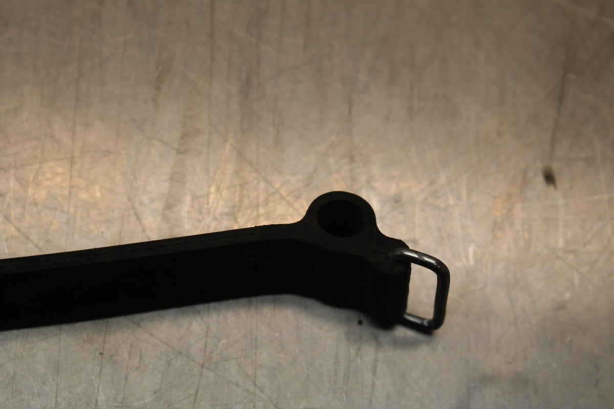 22-25 YAMAHA YZF R7 BATTERY HOLD DOWN CLAMP STRAP BB850