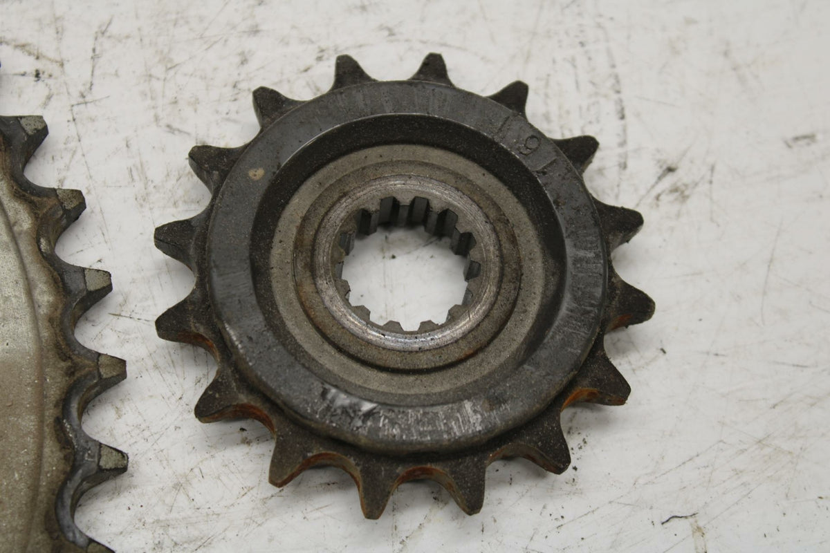 08-17 YAMAHA YZF R6 REAR BACK & FRONT SPROCKET BB354