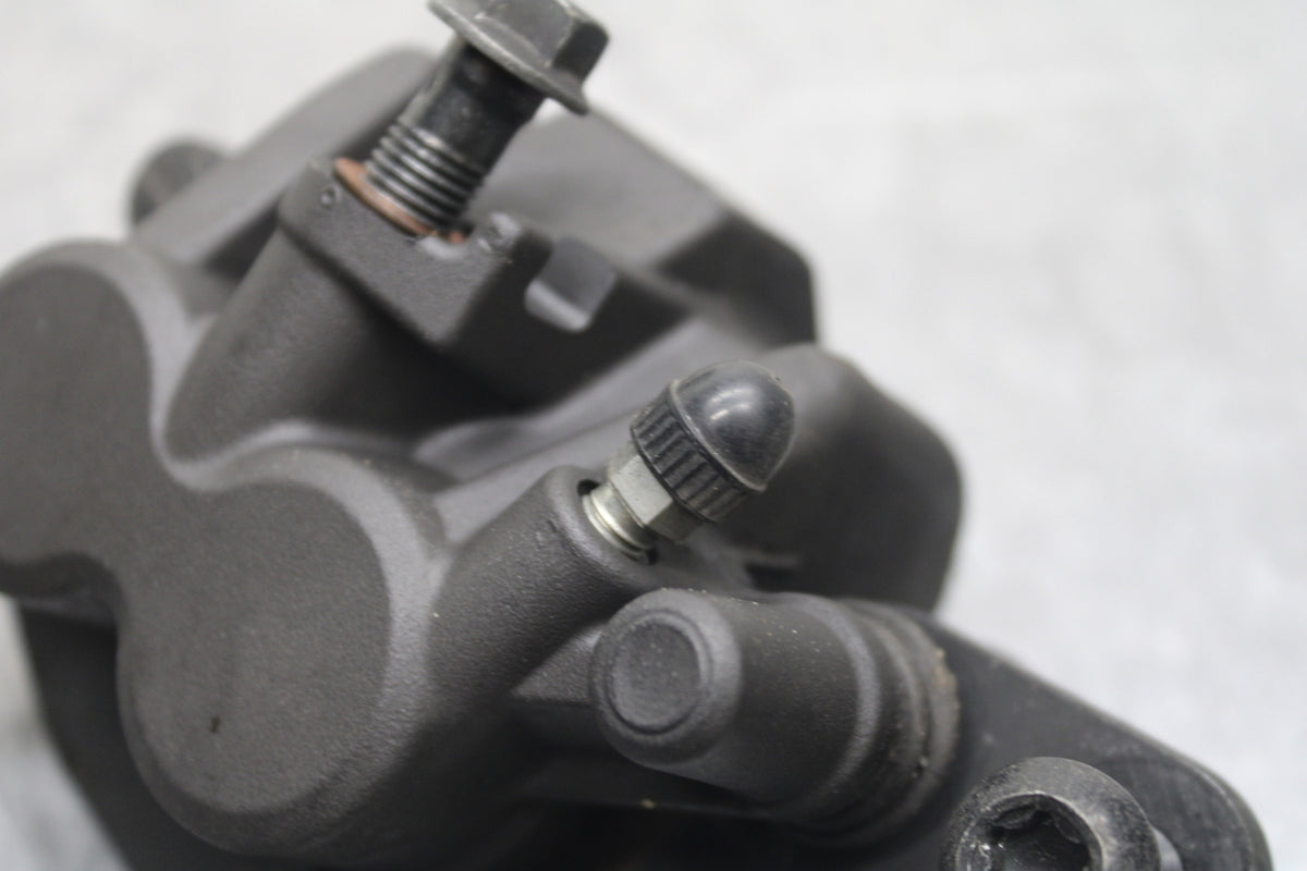 15-17 YAMAHA YZF R3 RIGHT FRONT BRAKE CALIPER BB111