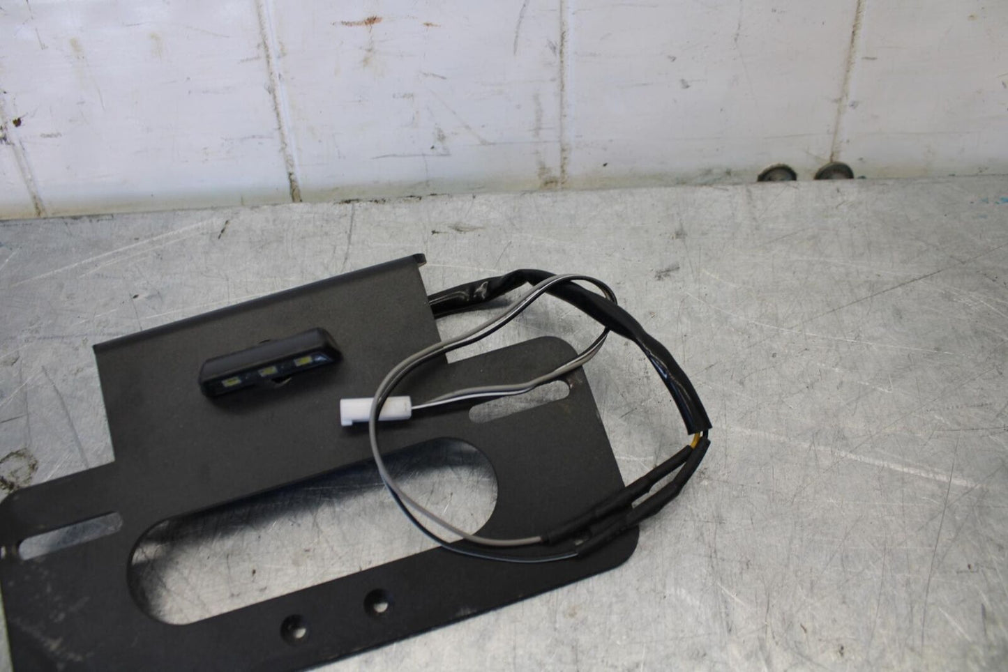 15-21 SUZUKI GSXR600 AFTERMARKET FENDER ELIMINATOR LICENSE PLATE BRACKET  BB437
