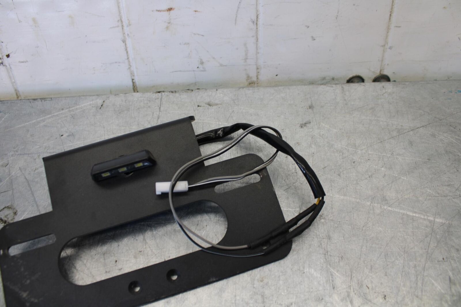 15-21 SUZUKI GSXR600 AFTERMARKET FENDER ELIMINATOR LICENSE PLATE BRACKET  BB437
