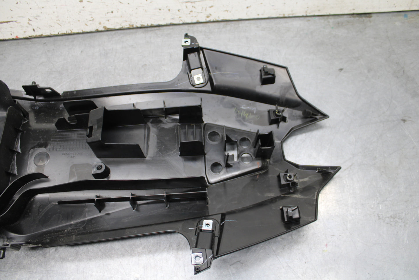 24 KAWASAKI NINJA 500 ABS REAR BACK TAIL UNDERTAIL FAIRING COWL FENDER BB730