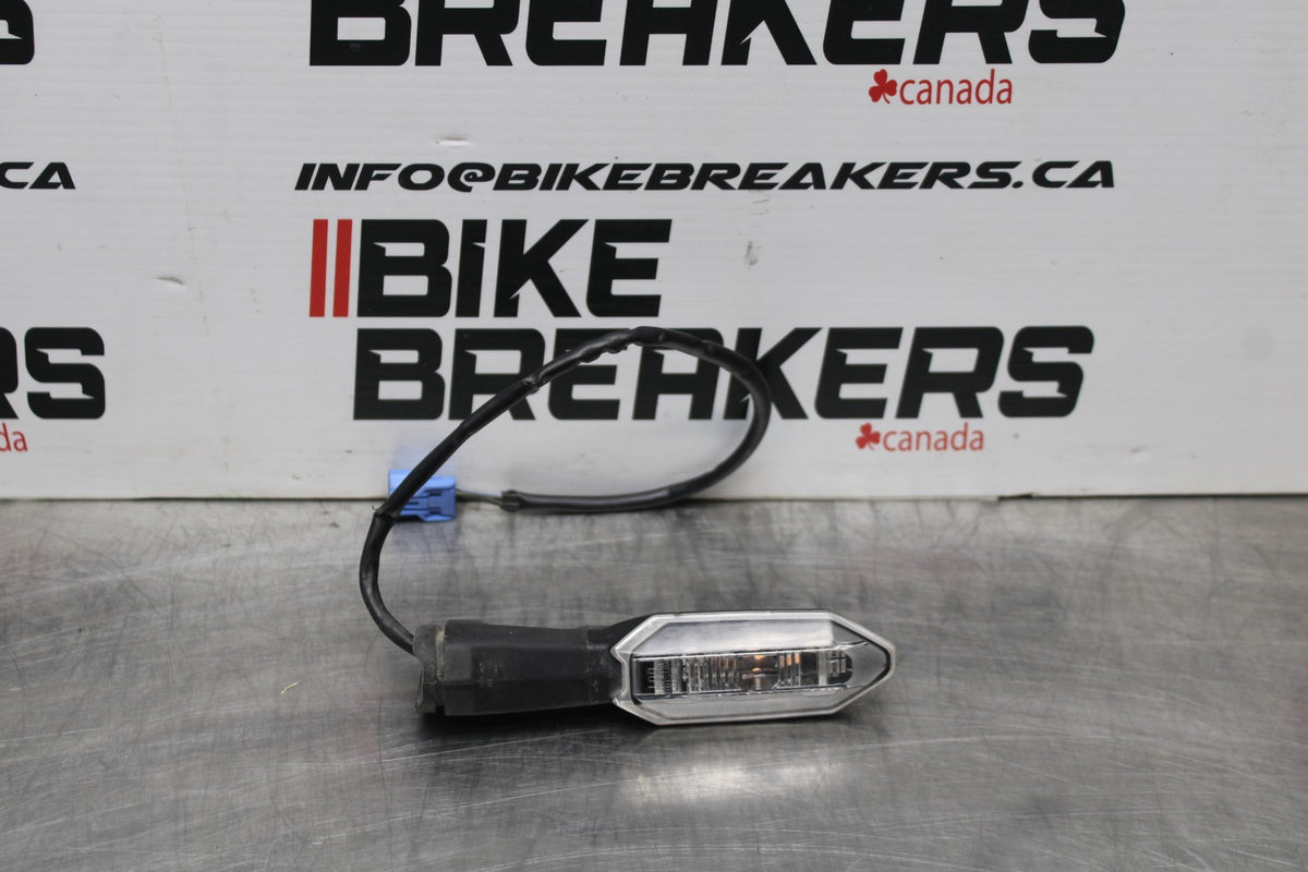 23-26 KAWASAKI NINJA ZX4RR REAR BACK TURN SIGNAL LIGHT INDICATOR BB872