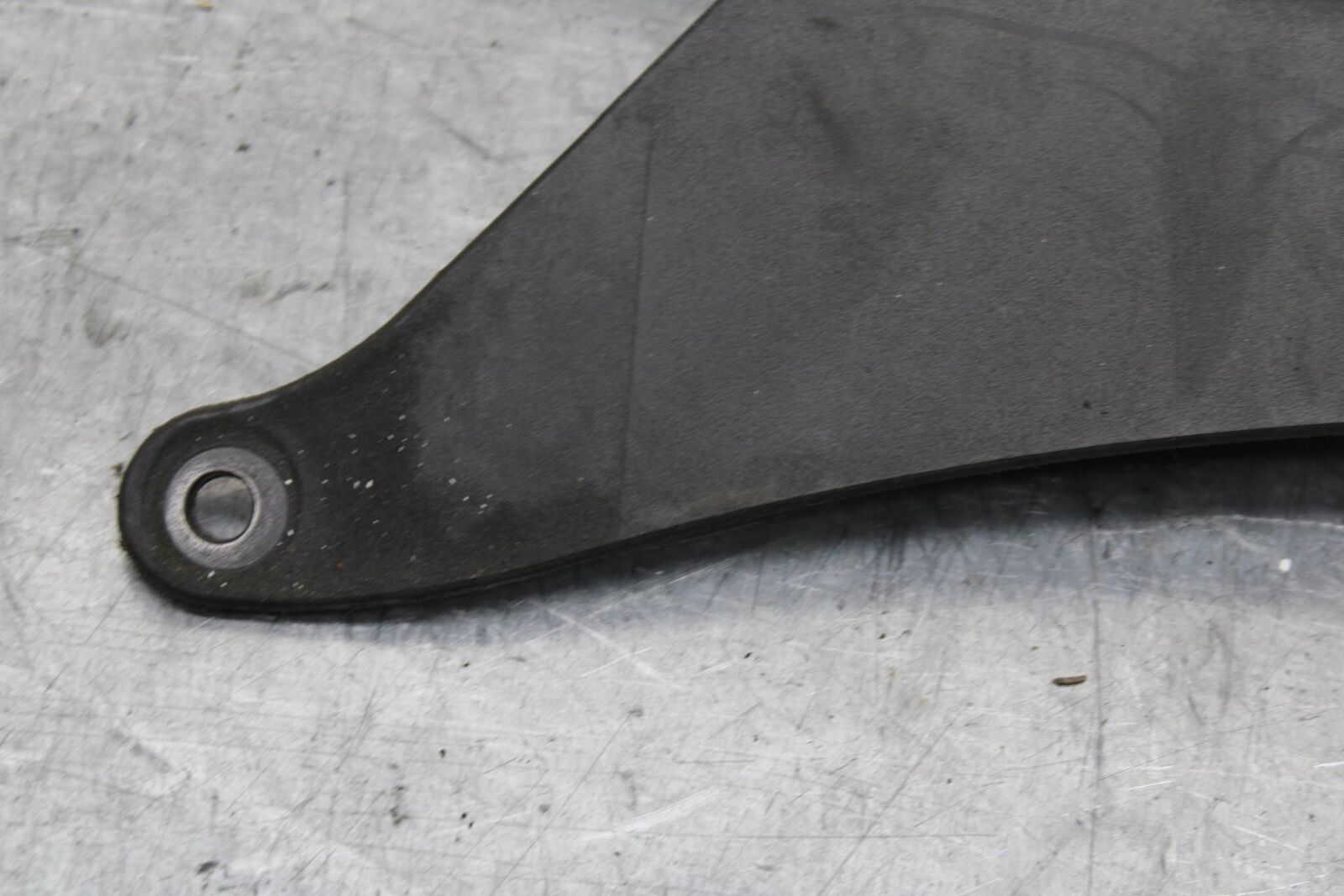 09-12 KAWASAKI NINJA ZX6R REAR DRIVE CHAIN GUARD COVER SHIELD 55020-0384 BB617