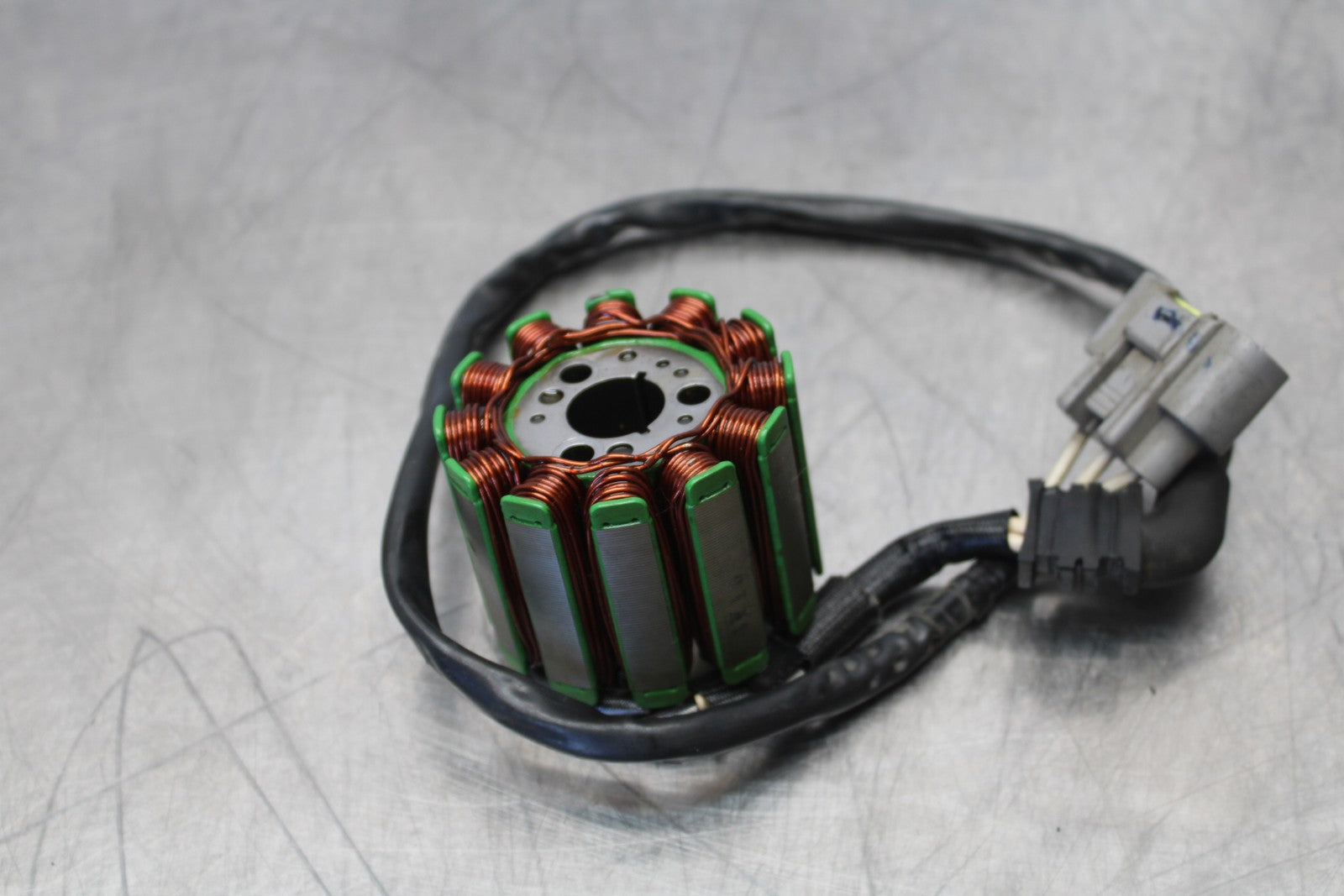 04-05 YAMAHA YZF R1 STATOR GENERATOR ALTERNATOR MAGNETO BB173