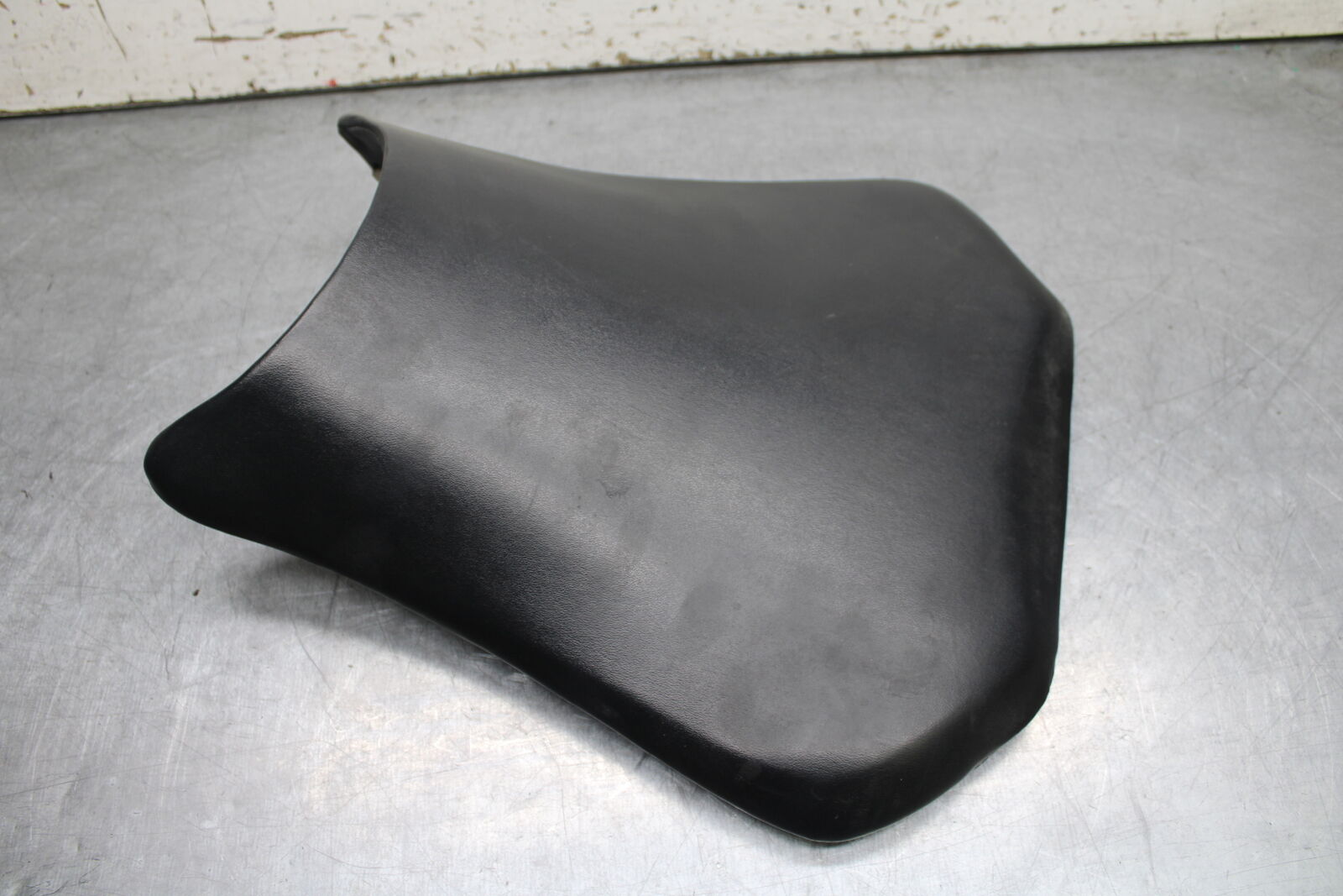 05-06 HONDA CBR600RR FRONT DRIVERS SEAT PAD SADDLE PILLION BB727