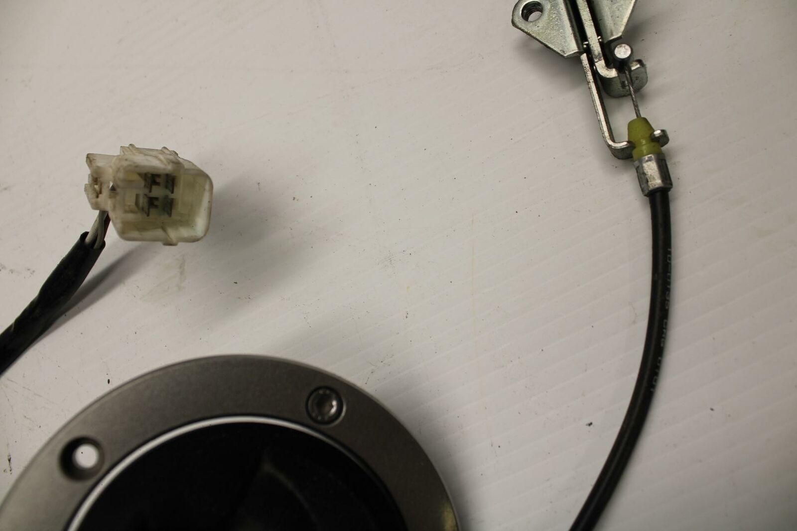 11-12 KAWASAKI Z1000 IGNITION LOCK KEY SET W/ GAS CAP AND SEAT LOCK BB249