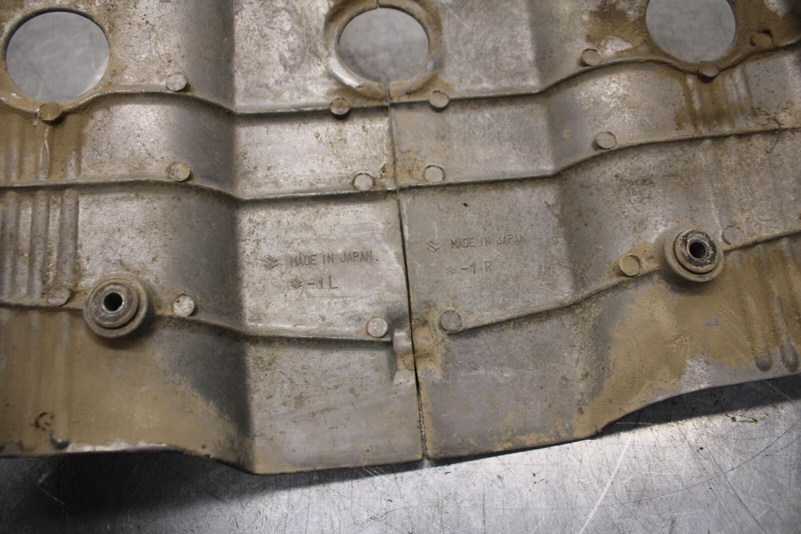 75 SUZUKI GT 550  RAM AIR INTAKE DUCT COVER BB72