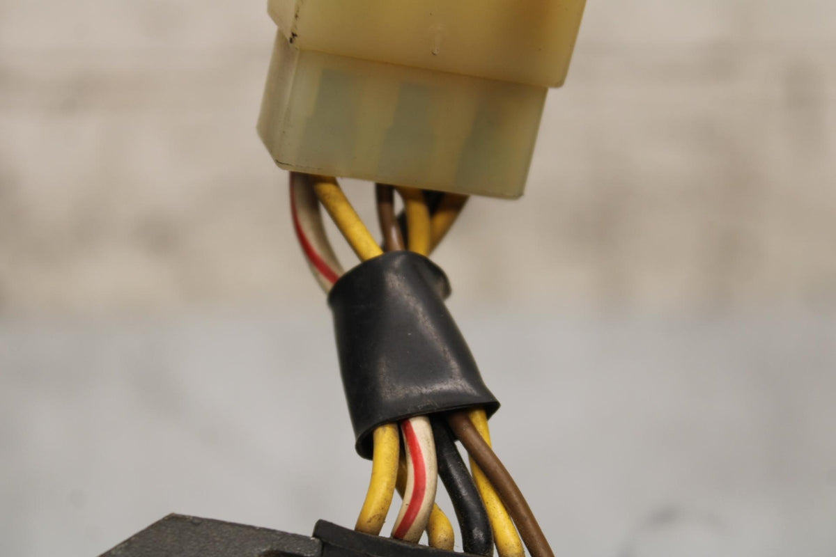 00-01 KAWASAKI ZZR600 RECTIFIER VOLTAGE REGULATOR BB568