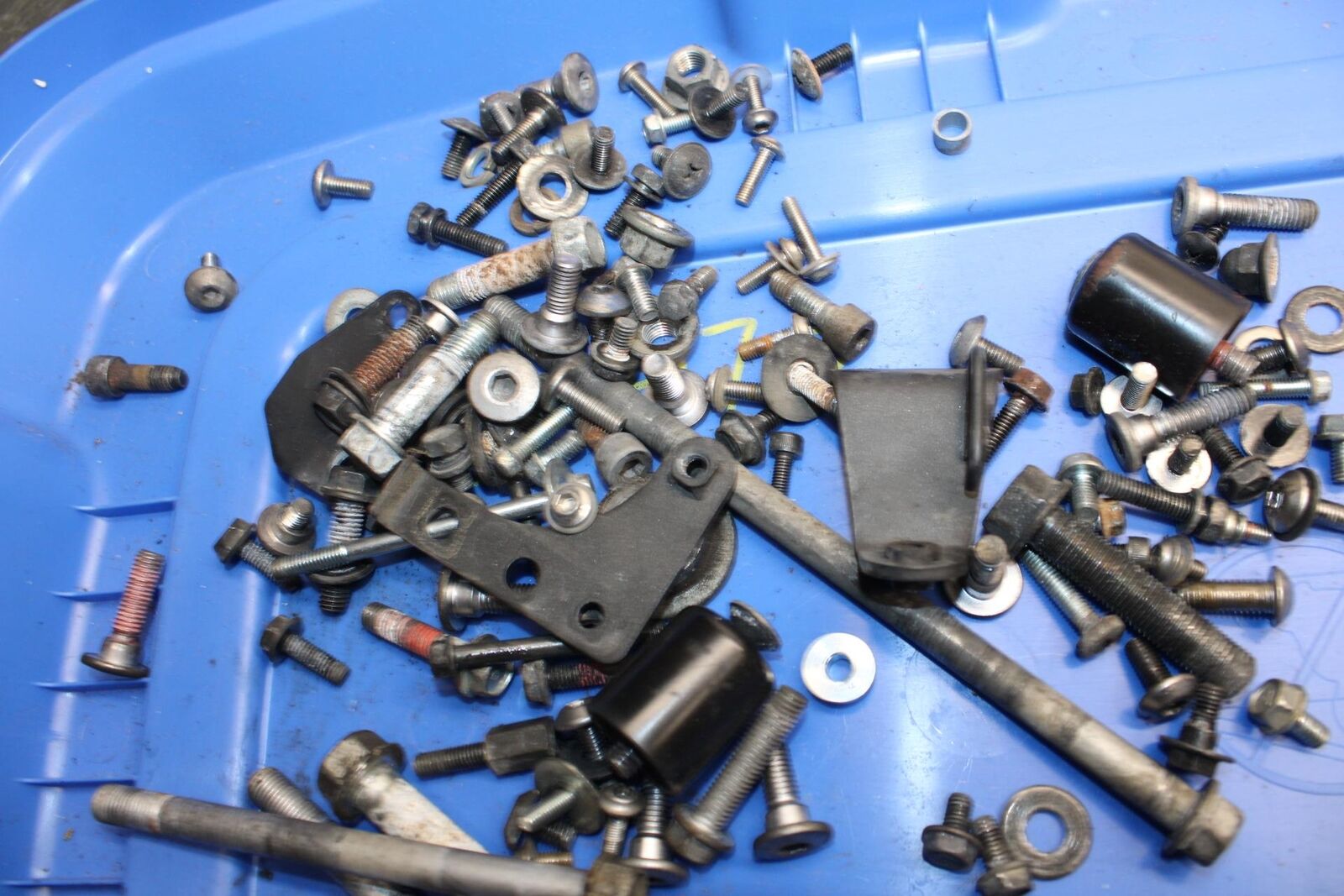 08-12 KAWASAKI NINJA 250R EX250J LEFTOVER MOUNTING BOLTS HARDWARE  SCREWS BB496