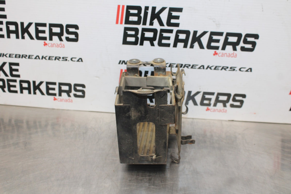 77 SUZUKI GS750 BATTERY BOX TRAY COVER BB779
